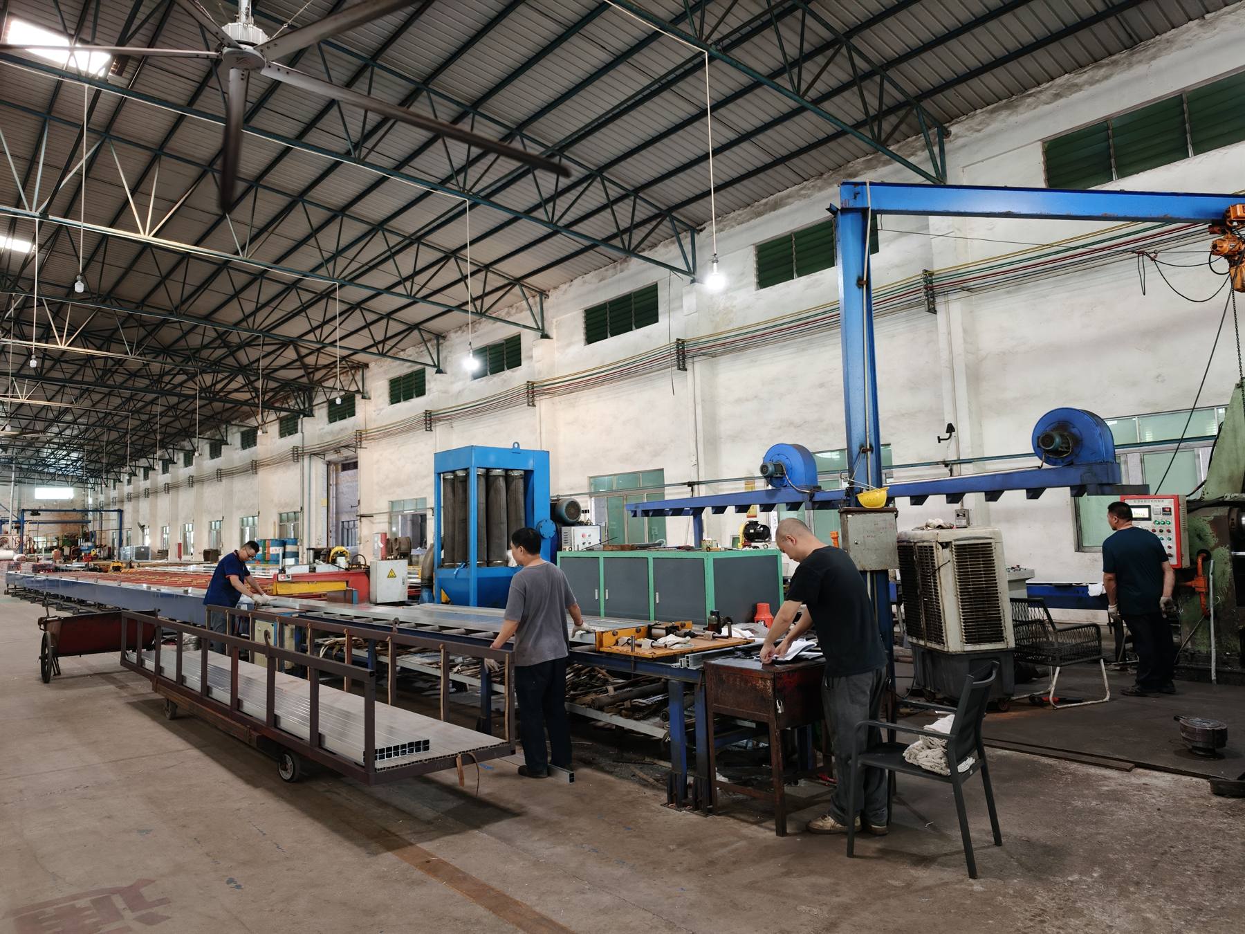 Operators cutting, drilling and punching aluminum components
